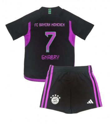 Bayern Munich Serge Gnabry #7 Koszulka Wyjazdowych Dziecięca 2023-24 Krótki Rękaw (+ Krótkie spodenki)